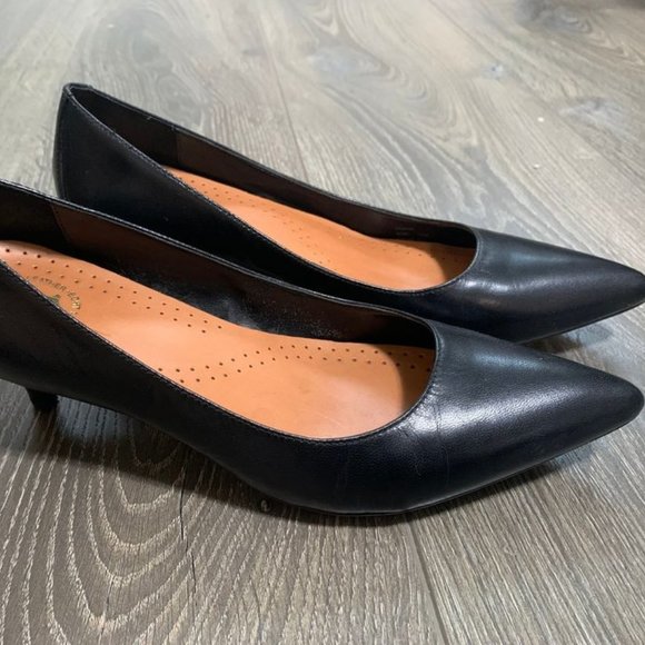 Calvin Klein Kitten Heels - Picture 1 of 3